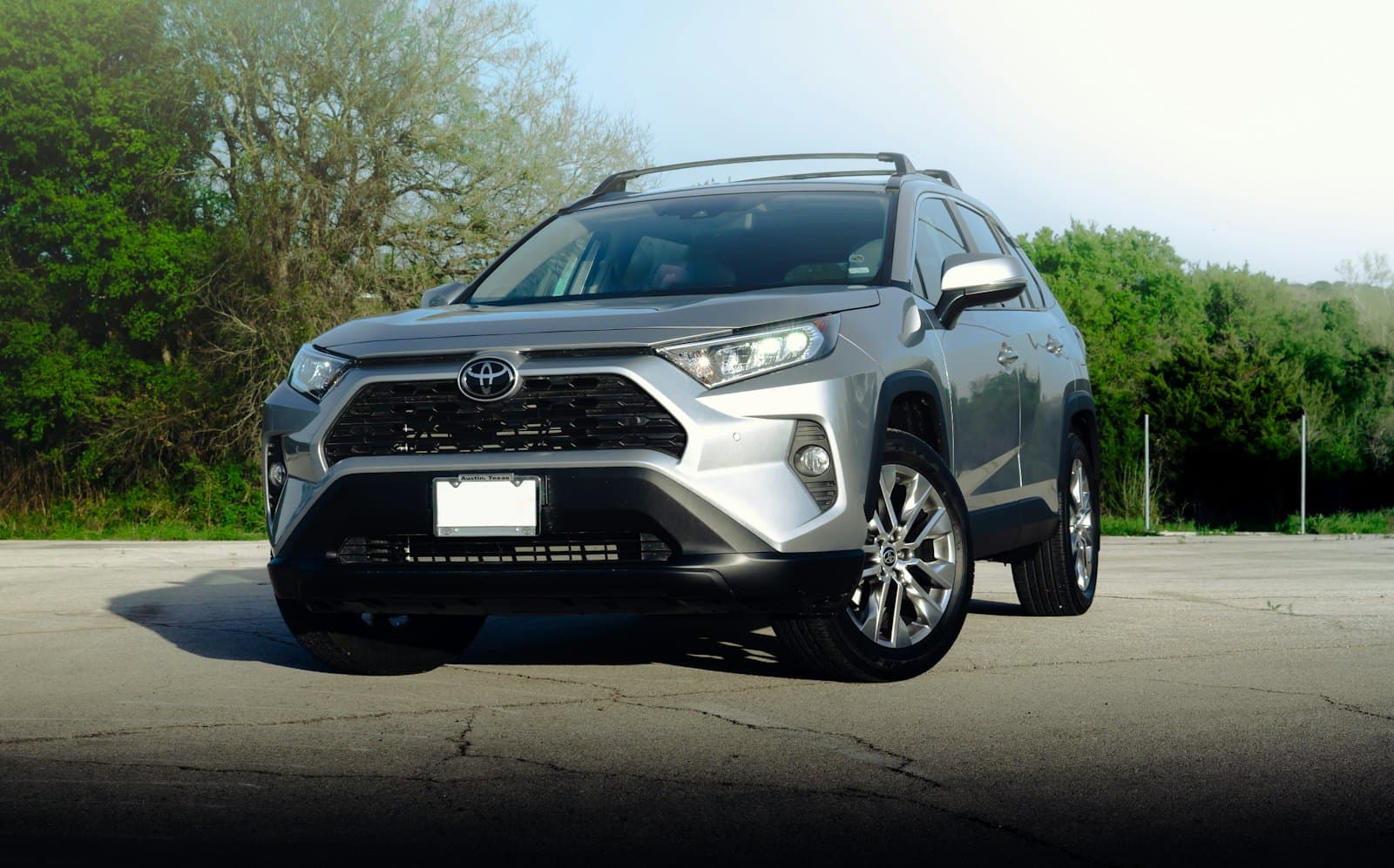 SUV contemporáneo, fotografía ilustrativa de selección de unidad
