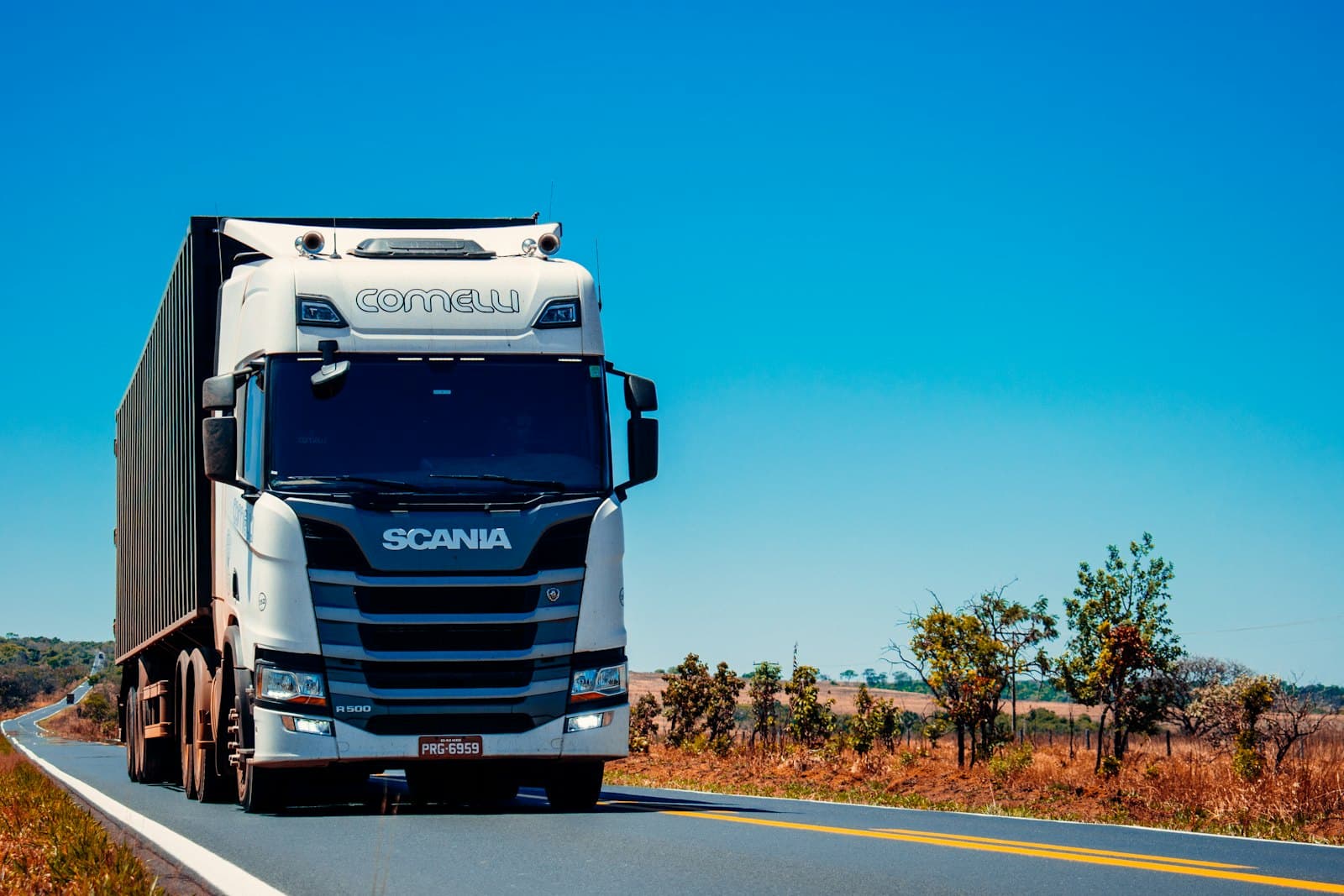Transporte terrestre de carga, fotografía ilustrativa
